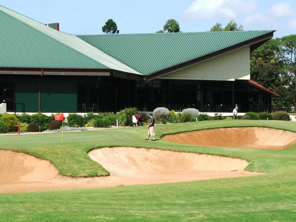 City Golf Club Motel Тувумба Экстерьер фото